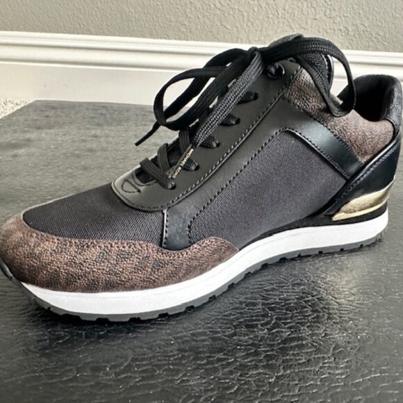Michael Kors Maddy Trainer - Picture 6 of 7